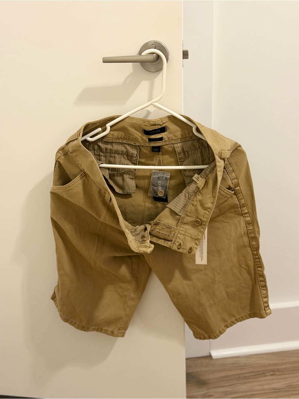 New The Limited women’s Khaki Cotton Shorts - Casual Everyday, size 8
